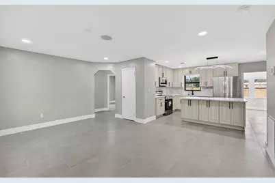 3374 Florida Boulevard, Palm Beach Gardens, FL 33410 - Photo 10