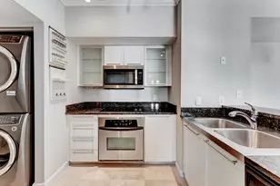 225 NE 1st St, Delray Beach, FL 33483 - Photo 8