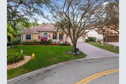 10361 NW 54th Place, Coral Springs, FL 33076 - Photo 2