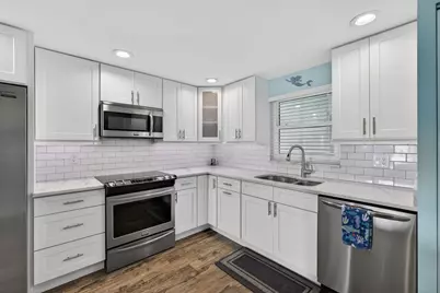 3040 Lake Shore Drive, Riviera Beach, FL 33404 - Photo 4