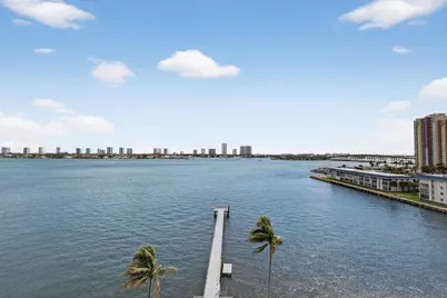 3040 Lake Shore Drive, Riviera Beach, FL 33404 - Photo 2