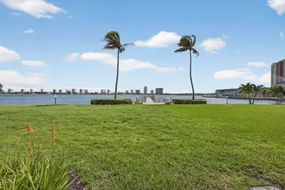 3040 Lake Shore Drive, Riviera Beach, FL 33404 - Photo 46