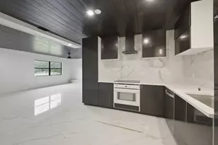 2529 Rainbow Dr, Fort Pierce, FL 34981 - Photo 8