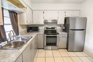 832 NE 22nd Dr, Wilton Manors, FL 33305 - Photo 12