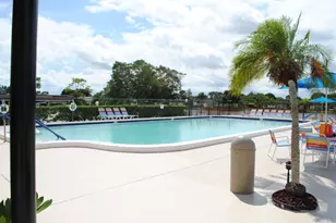 815 Salem Ln, Lake Worth, FL 33467 - Photo 8