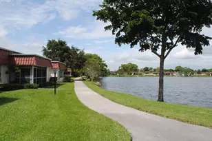 815 Salem Ln, Lake Worth, FL 33467 - Photo 4