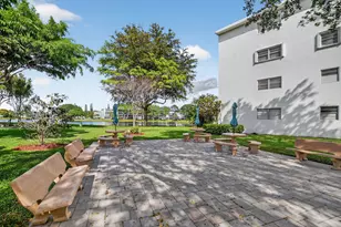 2074 Cambridge D, Deerfield Beach, FL 33442 - Photo 30