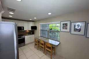 625 Oaks Dr, Pompano Beach, FL 33069 - Photo 2