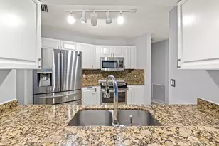 2095 Bonisle Cir, Riviera Beach, FL 33418 - Photo 12