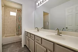 458 Woodview Cir, Palm Beach Gardens, FL 33418 - Photo 32