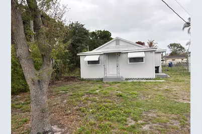 706 S 17th Street, Fort Pierce, FL 34950 - Photo 1