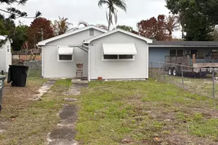 706 S 17th St, Fort Pierce, FL 34950 - Photo 2