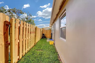 240 NW 9th Avenue, Delray Beach, FL 33444 - Photo 24