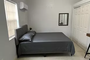 445 NE 109th St, Miami, FL 33161 - Photo 4