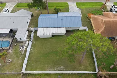 949 SE Breakwater Avenue, Port Saint Lucie, FL 34983 - Photo 20