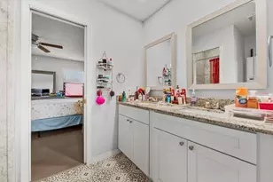 949 SE Breakwater Ave, Port Saint Lucie, FL 34983 - Photo 10