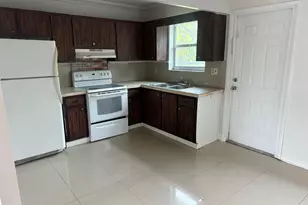 6019 Hayes St, Hollywood, FL 33024 - Photo 2