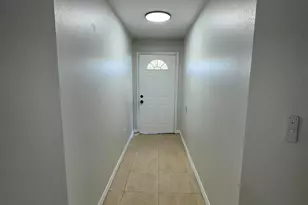 618 NE 1st St, Boynton Beach, FL 33435 - Photo 2