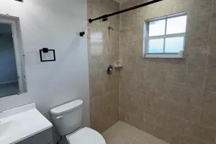 618 NE 1st St, Boynton Beach, FL 33435 - Photo 16