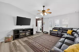 841 SE Cavern Ave, Port Saint Lucie, FL 34983 - Photo 4