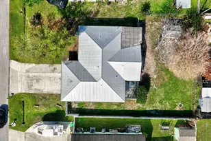 841 SE Cavern Ave, Port Saint Lucie, FL 34983 - Photo 1