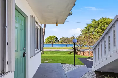 2004 Lake Osborne Drive #1, Lake Worth Beach, FL 33461 - Photo 2