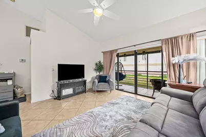 16 VÃ­a De Casas Sur #204, Boynton Beach, FL 33426 - Photo 4