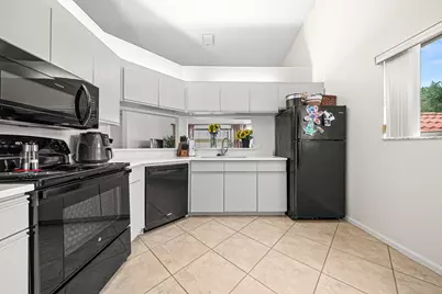 16 Via De Casas Sur #204, Boynton Beach, FL 33426 - Photo 8