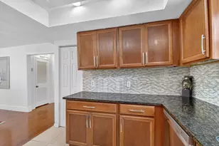 328 Monroe Dr, West Palm Beach, FL 33405 - Photo 14