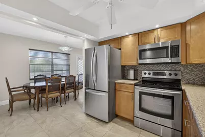 361 Wellington J, West Palm Beach, FL 33417 - Photo 4