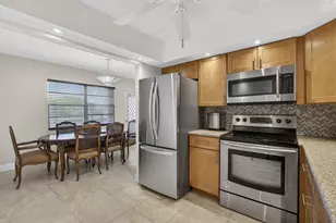 361 Wellington J, West Palm Beach, FL 33417 - Photo 4