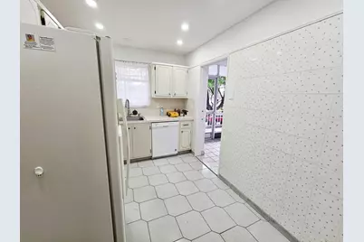 501 Blue Heron Drive, Hallandale Beach, FL 33009 - Photo 6