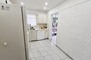 501 Blue Heron Dr, Hallandale Beach, FL 33009 - Photo 6