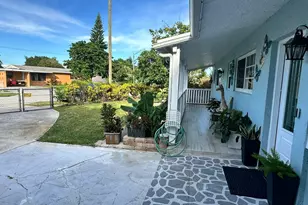 104 NE 16th Ave, Boynton Beach, FL 33435 - Photo 2