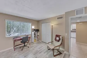 359 Lakeview Dr, Weston, FL 33326 - Photo 16