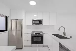 510 W Park Dr, Miami, FL 33172 - Photo 1