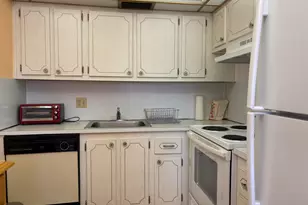 115 Camden E, West Palm Beach, FL 33417 - Photo 4