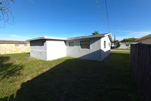 9040 NW 26th Pl, Sunrise, FL 33322 - Photo 10