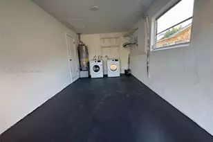 9040 NW 26th Pl, Sunrise, FL 33322 - Photo 28