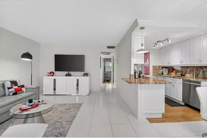 3085 E Exeter E #3085, Boca Raton, FL 33434 - Photo 10