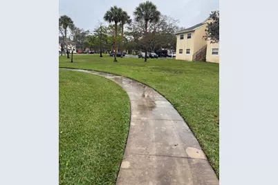 800 Cypress Park Way #I1, Deerfield Beach, FL 33064 - Photo 2