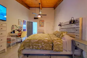 10180 E Cypress Ct, Pembroke Pines, FL 33026 - Photo 1