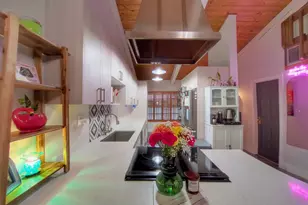 10180 E Cypress Ct, Pembroke Pines, FL 33026 - Photo 16