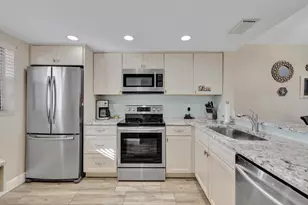 9501 Seagrape Dr, Davie, FL 33324 - Photo 4