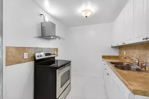 3010 Guildford A, Boca Raton, FL 33434 - Photo 8