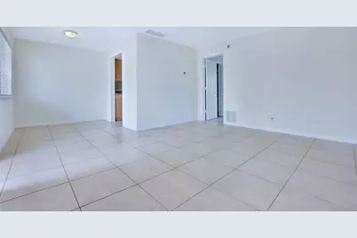 1000 NE 9th Avenue #4, Delray Beach, FL 33483 - Photo 2