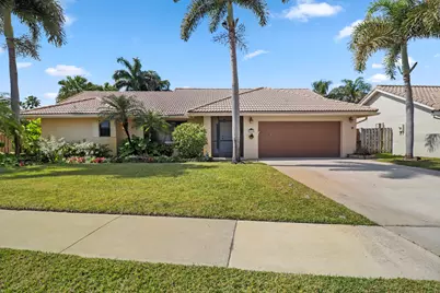 9260 Laurel Green Drive, Boynton Beach, FL 33437 - Photo 2