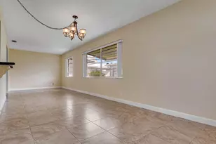 2016 SW Golf Ln SW, Boynton Beach, FL 33426 - Photo 10