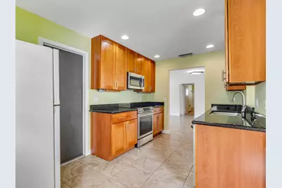 2016 SW Golf Lane SW, Boynton Beach, FL 33426 - Photo 8