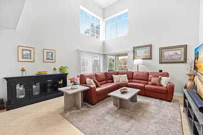 218 W Canterbury Dr W, Palm Beach Gardens, FL 33418 - Photo 2